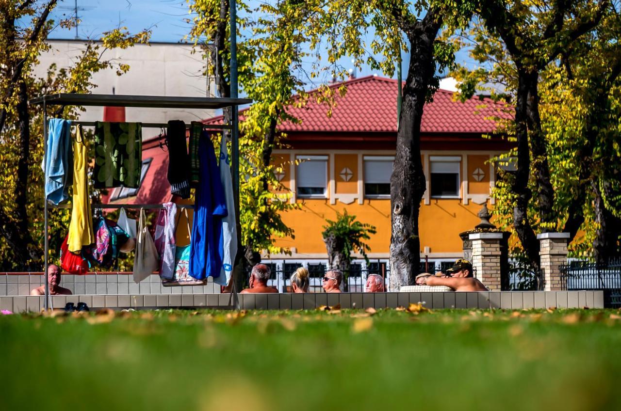 세글레드 Cvse Clubhaz Es Panzio B&B 외부 사진