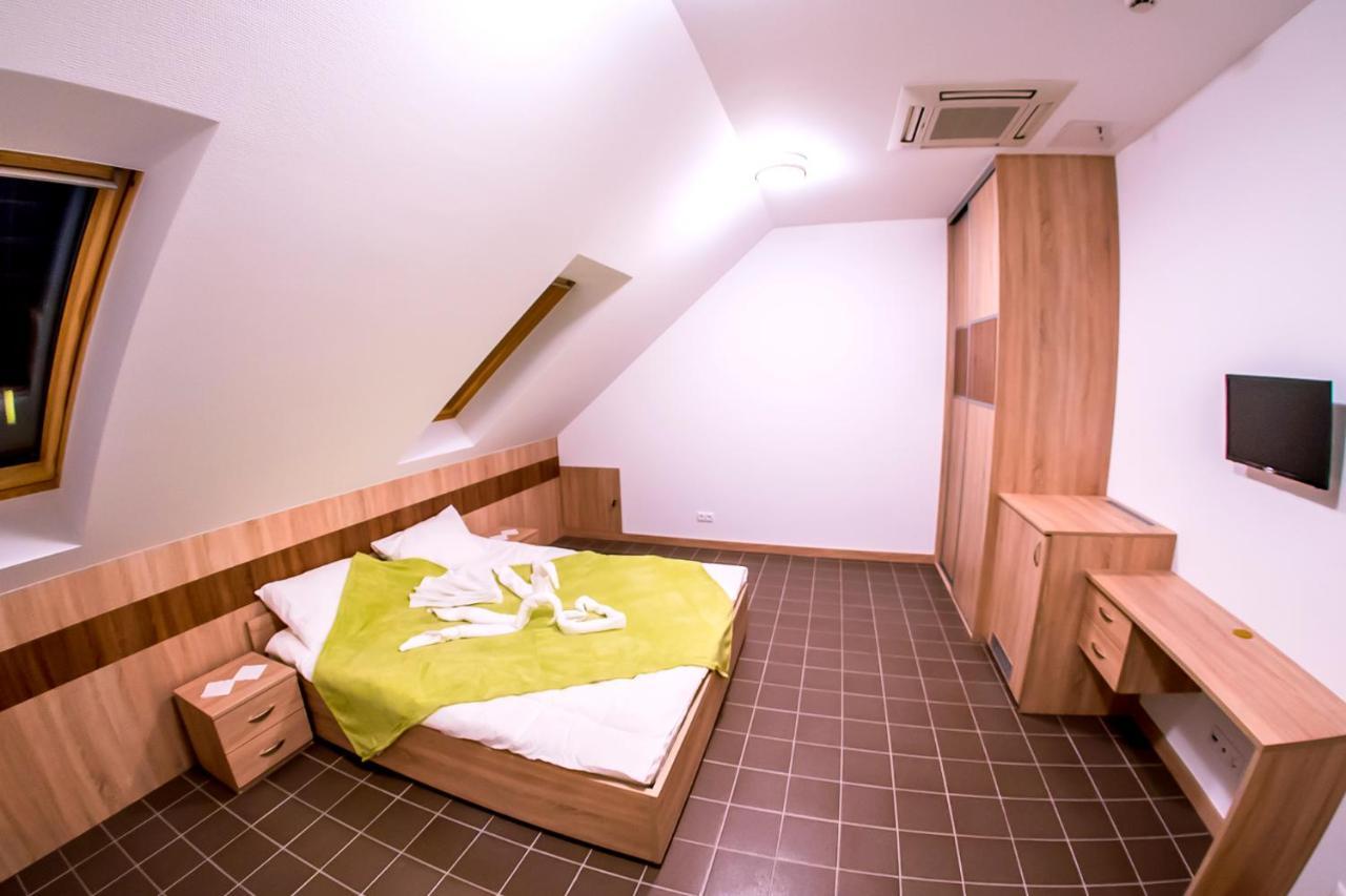 세글레드 Cvse Clubhaz Es Panzio B&B 외부 사진