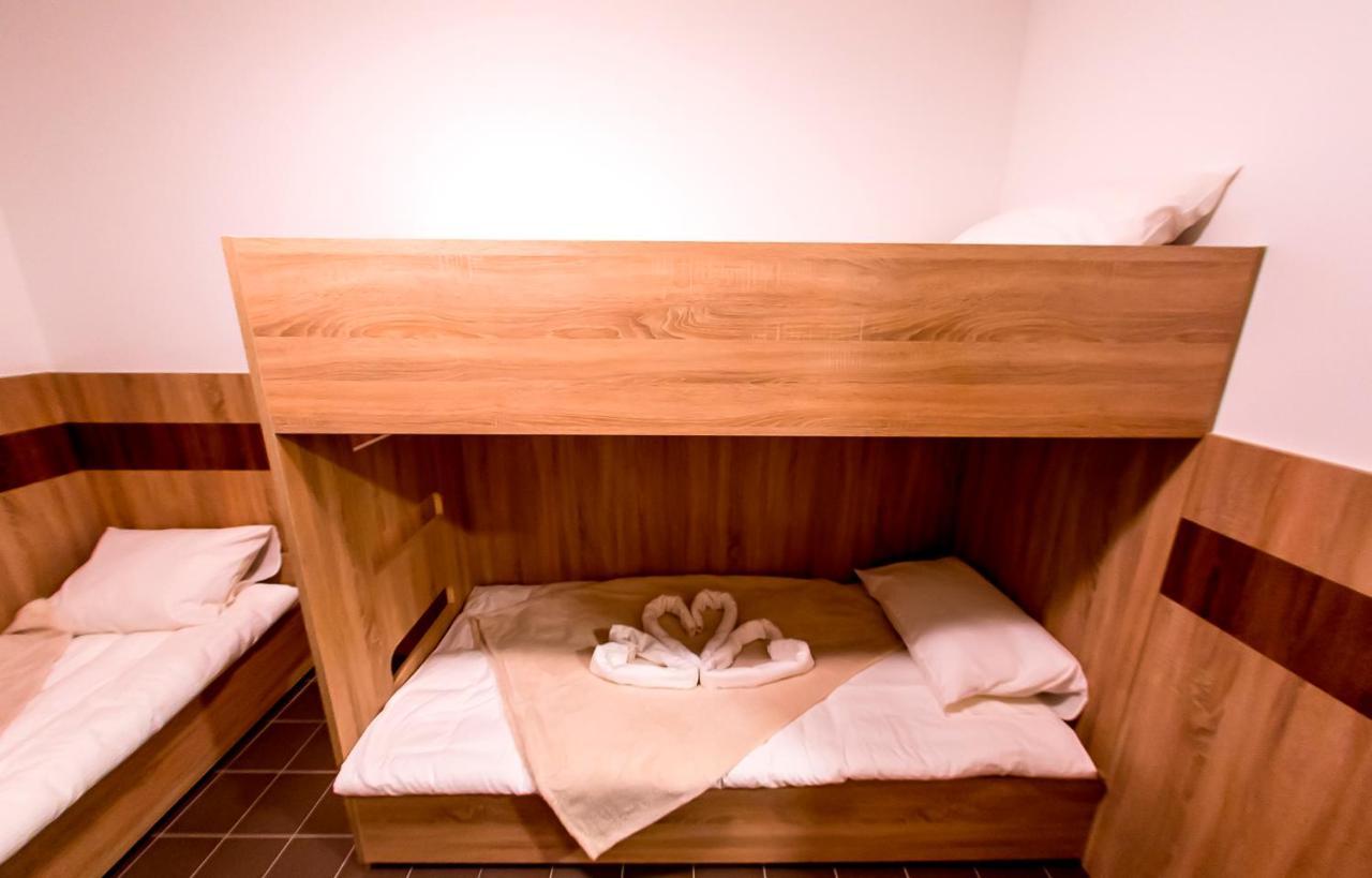 세글레드 Cvse Clubhaz Es Panzio B&B 외부 사진