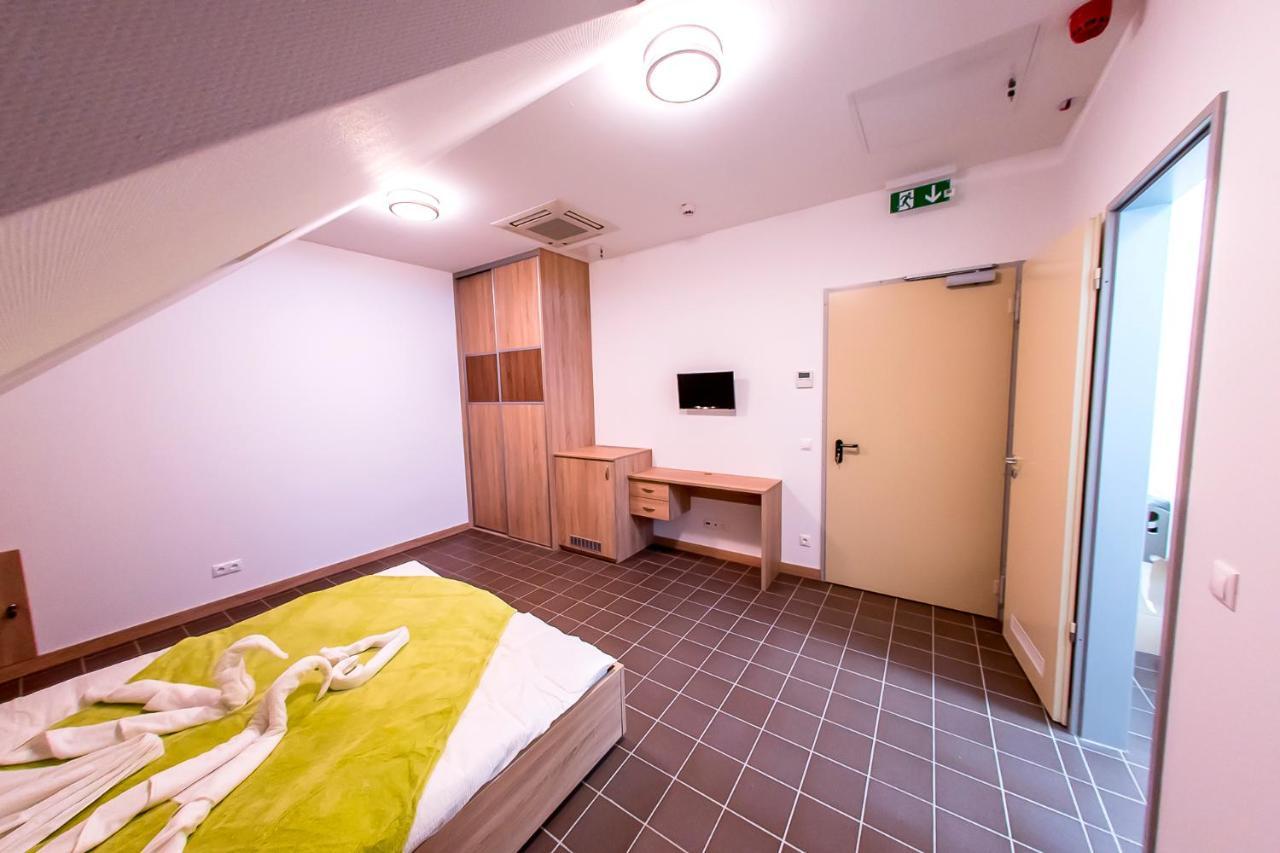 세글레드 Cvse Clubhaz Es Panzio B&B 외부 사진